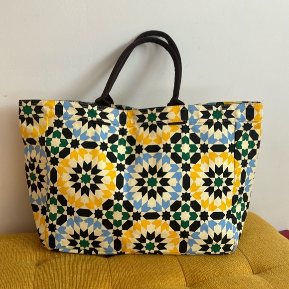 LULU DHARMA Handbags - NWOT large Multicolored Lulu Dharma tote🍀🍀🍀